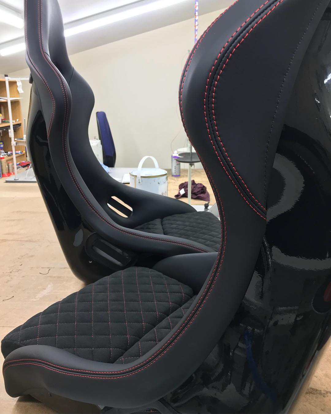 BMW M4 GTS CARBON FIBER RECARO SEATS WITH ALCANTARA PLAITED CENTERS